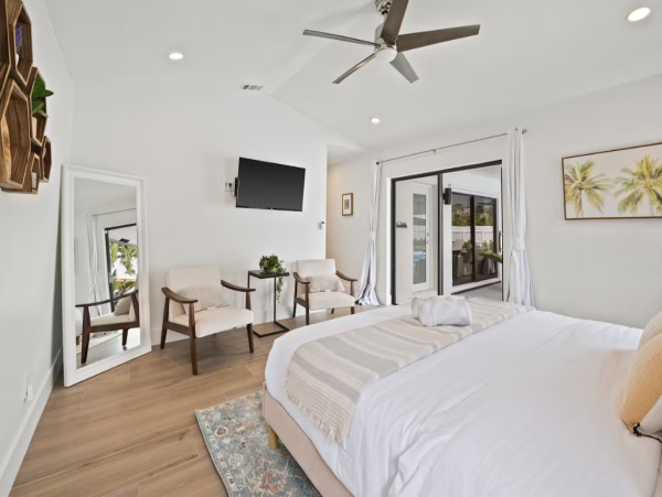 Luxury Miami Vacation Rental 3 Bedroom - Private Pool Oasis, Game Room & Family Friendly